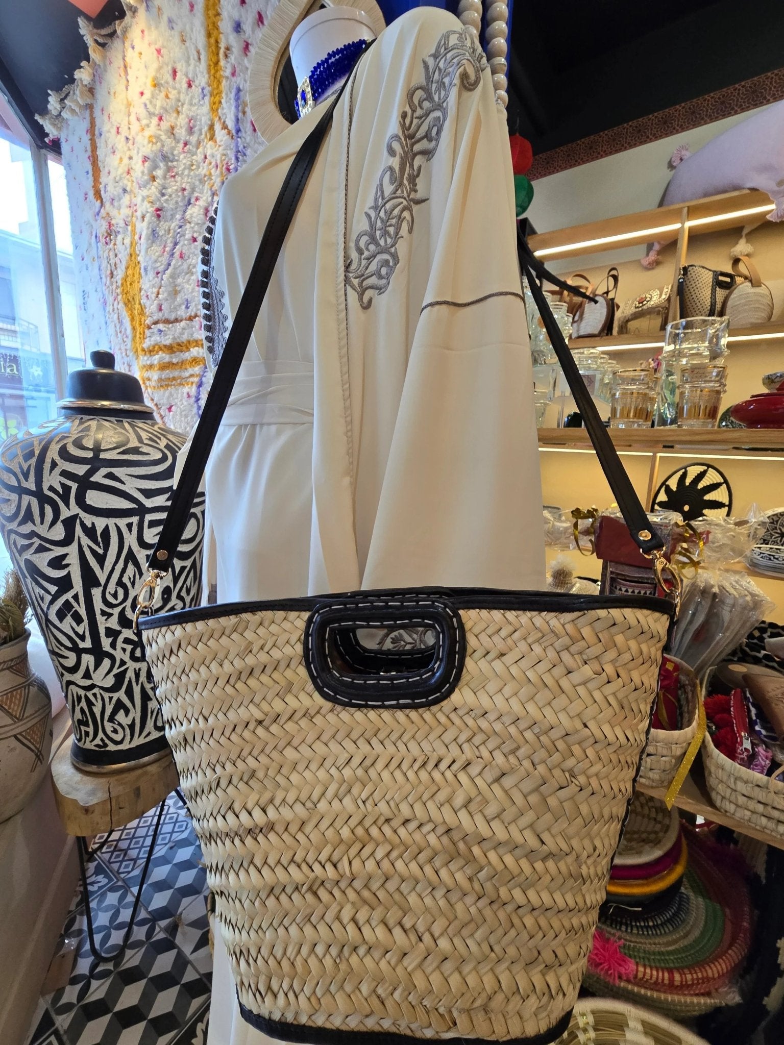 Sac Panier Chic en Osier et Cuir Noir - Ij Beldi